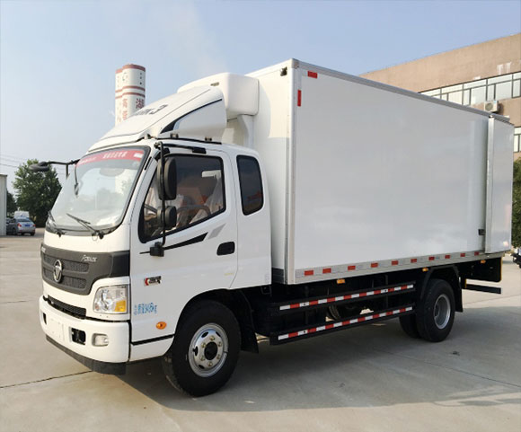 福田欧马可排半5.6米冷藏车BJ5109XLC-A2